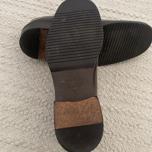 Banana Republic pre owned shoe 10.5 made in Italy worn I bought it’s too tonight - Picture 7 of 10